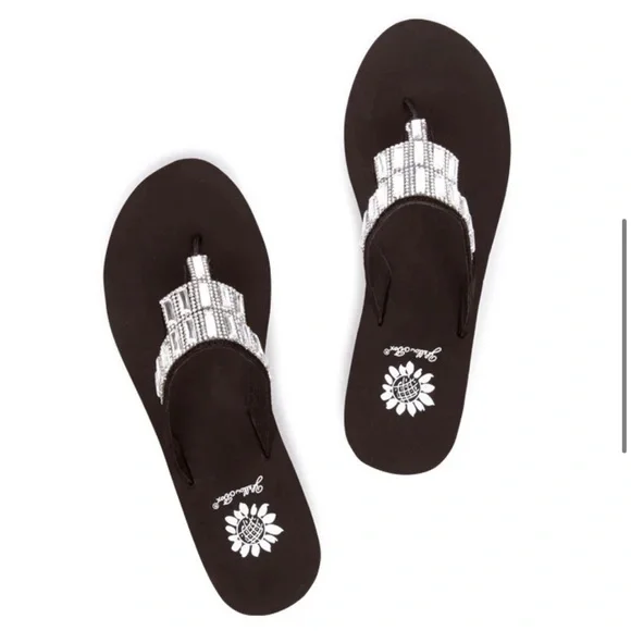 Yellow Box Alexandria Rhinestone Flip Flops Size 10 - Picture 2 of 12